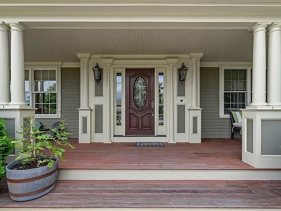 5th image of 33 Lauren Ln