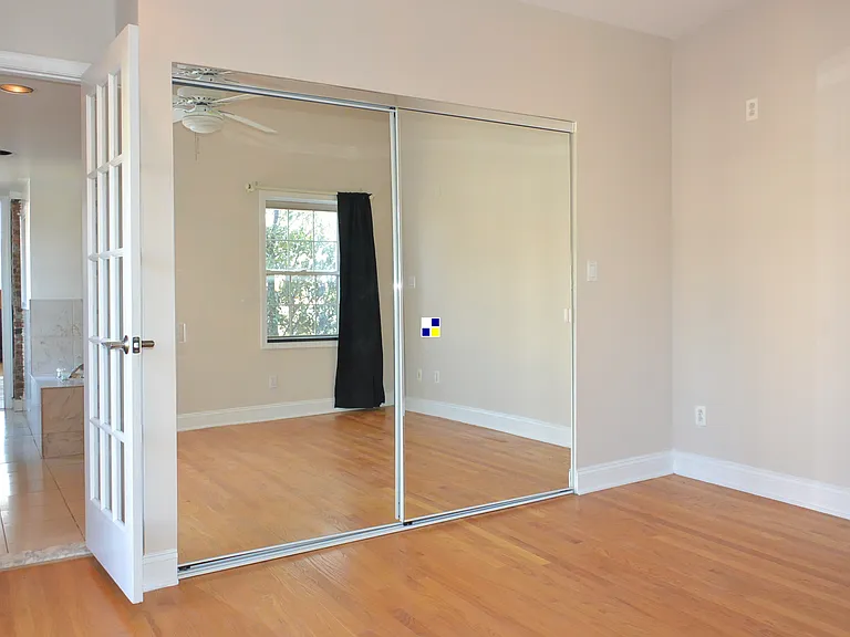 319 E Cross St — Photo 19