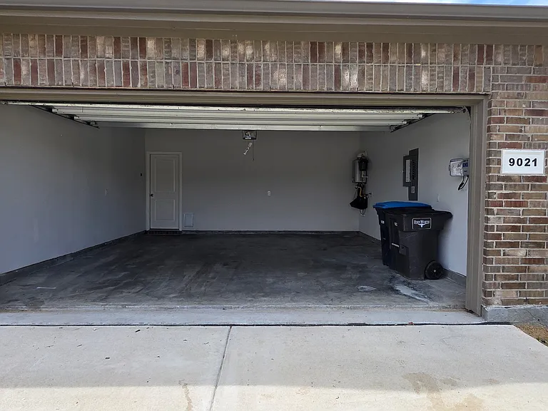 9021 Eagles Landing Dr — Photo 16