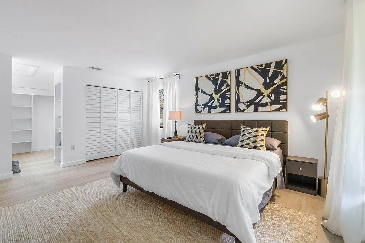 2 bed, 2.0 bath, 1180 sqft, $5,950 — Photo 4