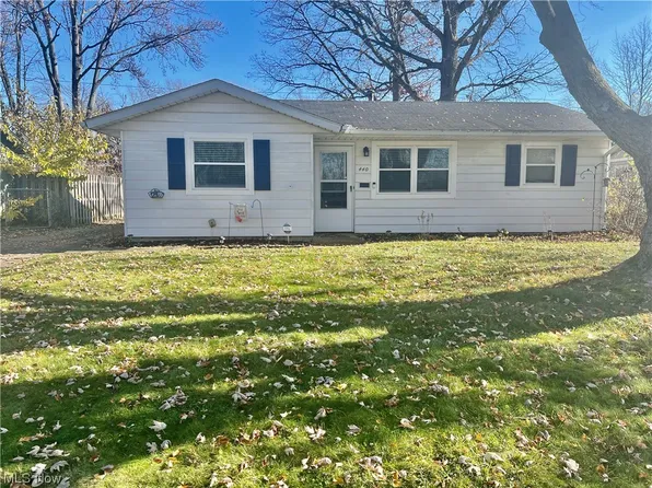 440 Walnut Dr, Berea, OH 44017