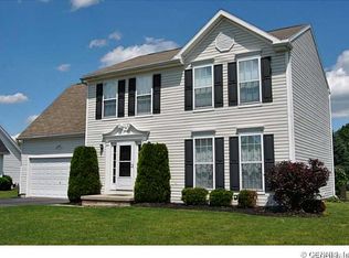 1135 Jensen Ct, Farmington, NY 14425