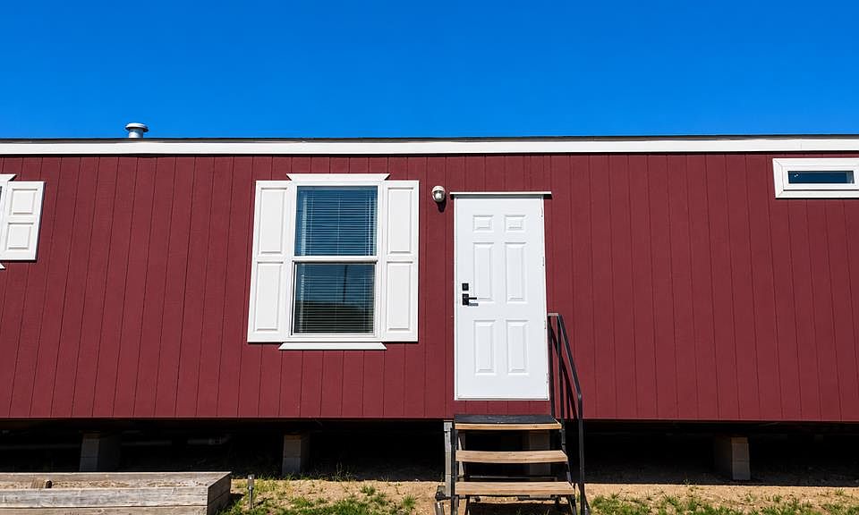 1st image of 4042 E Goldenrod Dr