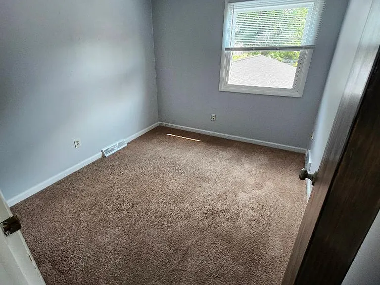 221 Canterbury Ln #A — Photo 8