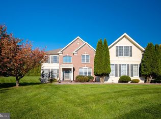 4 Summit Ct, Hockessin, DE 19707