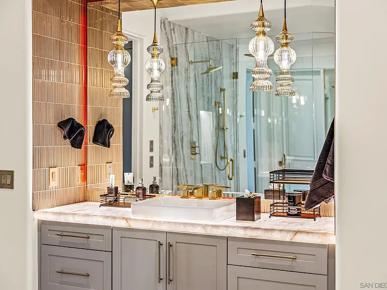 Primary Bath/Spa