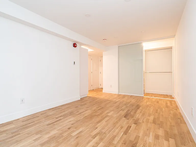 188 Jameson Ave — Photo 10