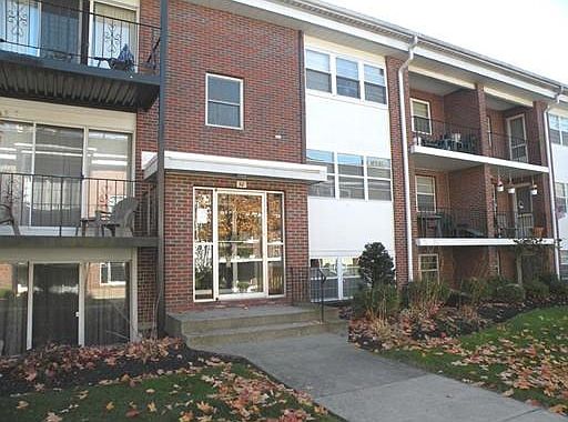 1st image of 30 Pleasant Dr APT 10