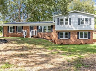 121 Dover Rd, Spartanburg, SC 29301