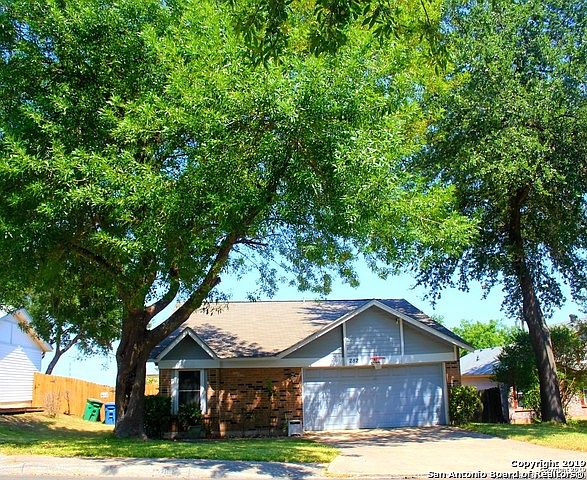 1st image of 282 Saddlebrook Dr