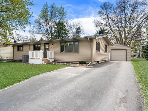 905 9th Ave NW, Waseca, MN 56093