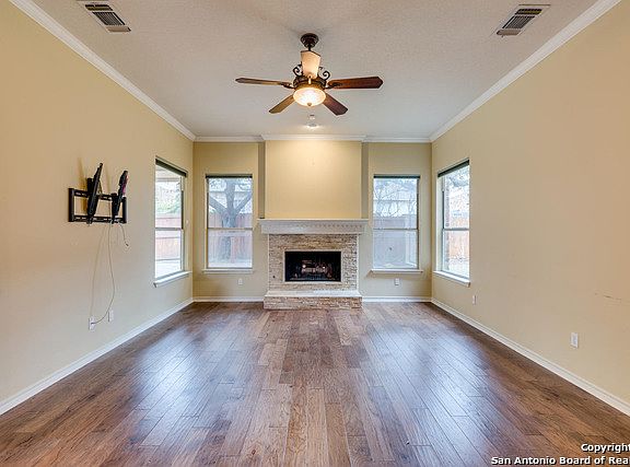 4th image of 2439 Mill Creek Dr
