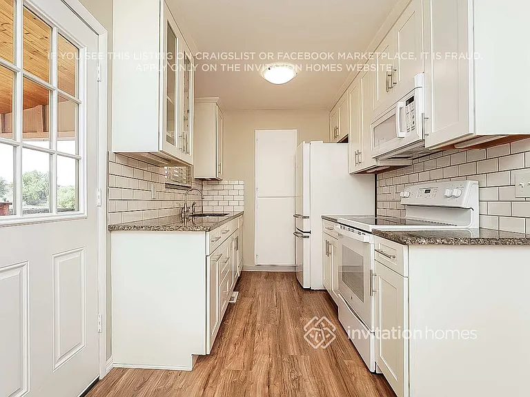 10530 W 106th Pl — Photo 7
