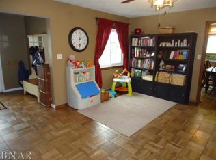 18701 E 2900 North Rd, Gridley, IL 61744