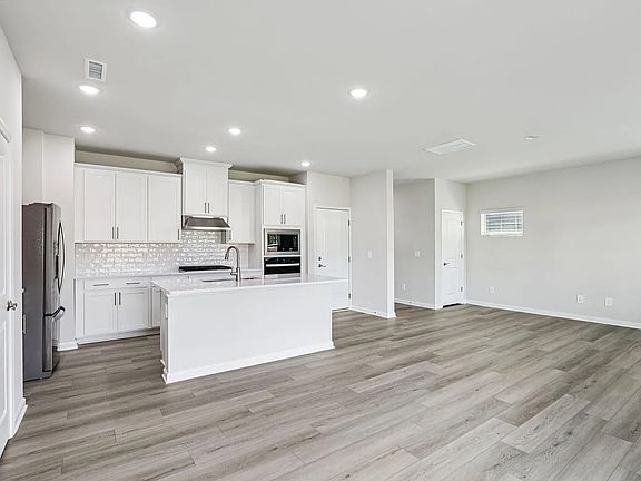 2nd image of 944 Grand Mesa Dr #1