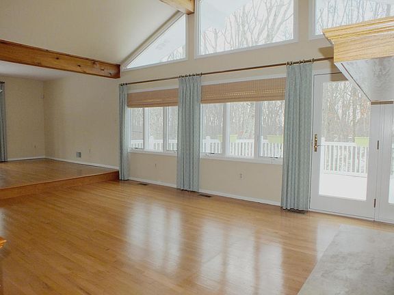 3rd image of 2117 1st Ave