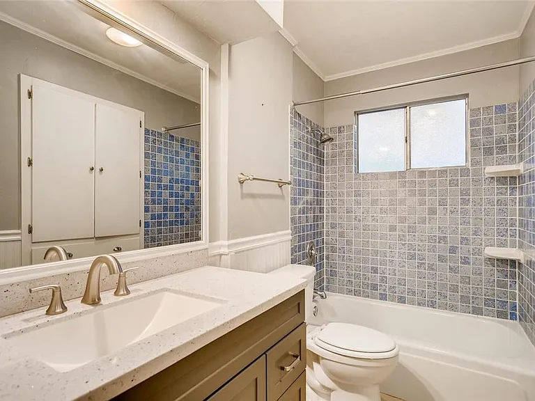 1703 Cannonwood Ln — Photo 6