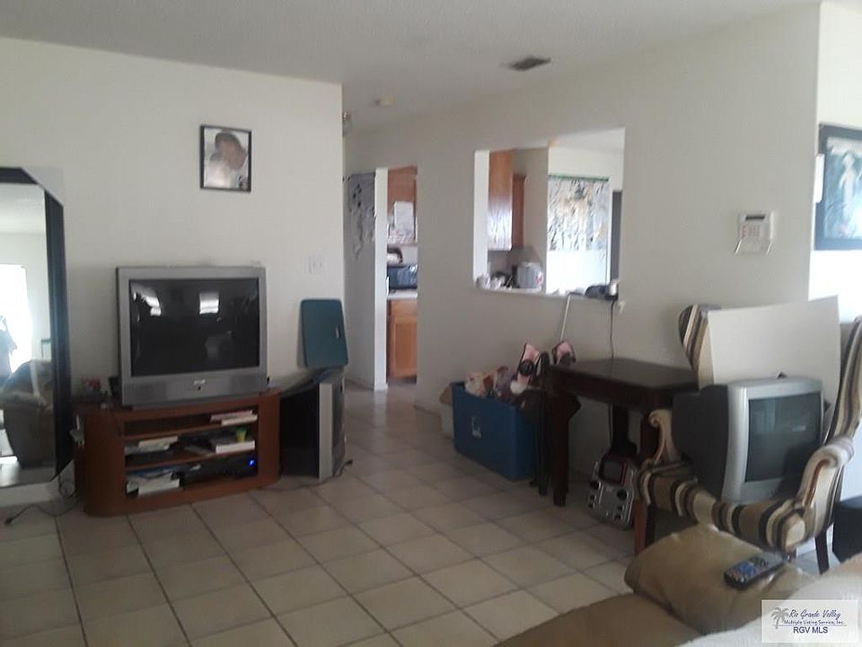 2nd image of 3195 Calle Columbia