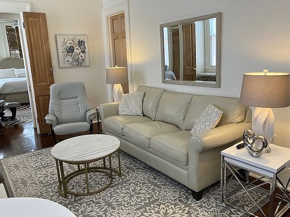 5th image of 4221 Prytania St APT 3