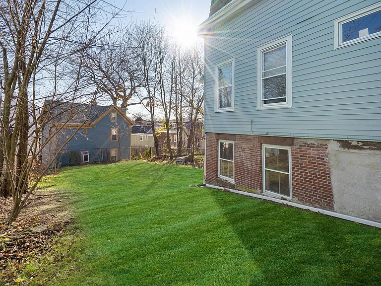 16 Hawthorne St #1 — Photo 19