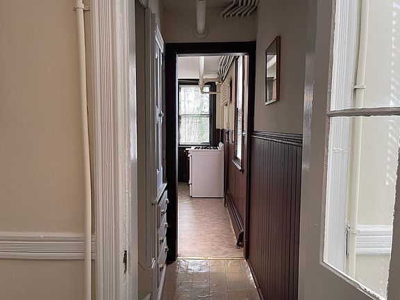5th image of 62 Summit Ave APT 1