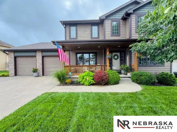 10708 S 214th St, Gretna, NE 68028