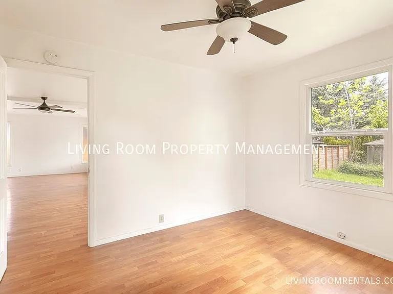 4642 NE Emerson St — Photo 9
