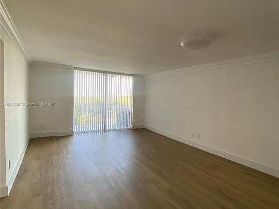 4th image of 2000 NE 135th St #1003
