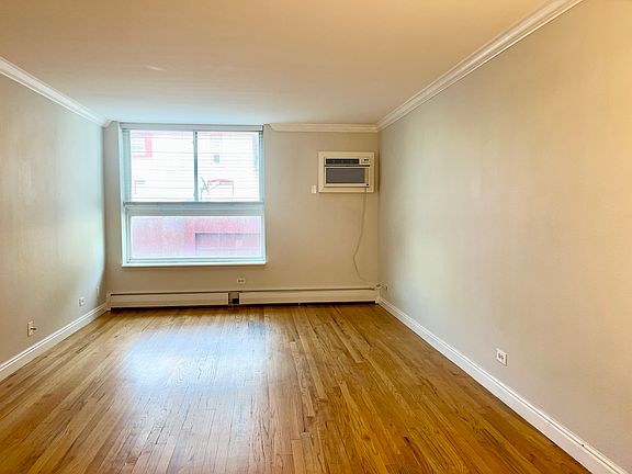 3rd image of 1390 N Emerson St APT 207