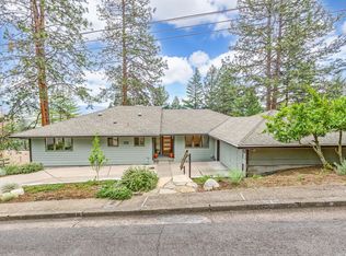 808 Palmer Rd, Ashland, OR 97520