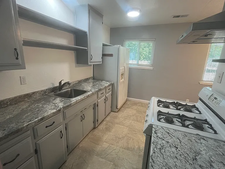 16877 Antelope St — Photo 6
