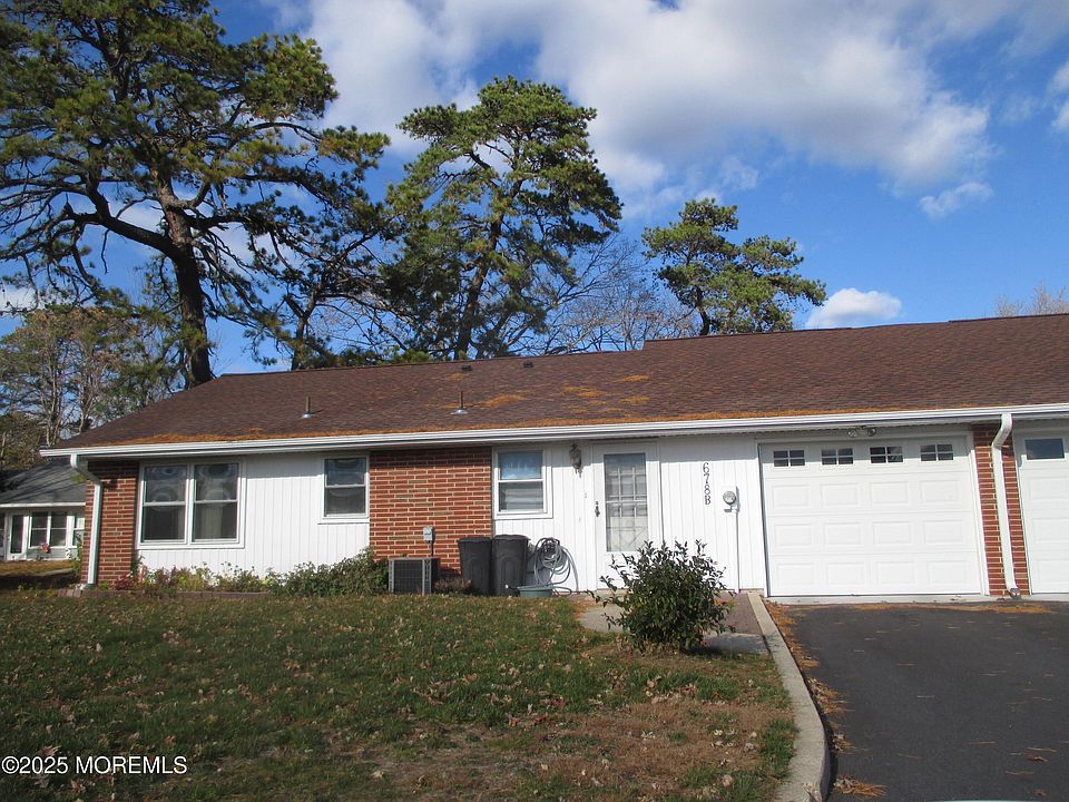 1st image of 678 New Castle Court #B