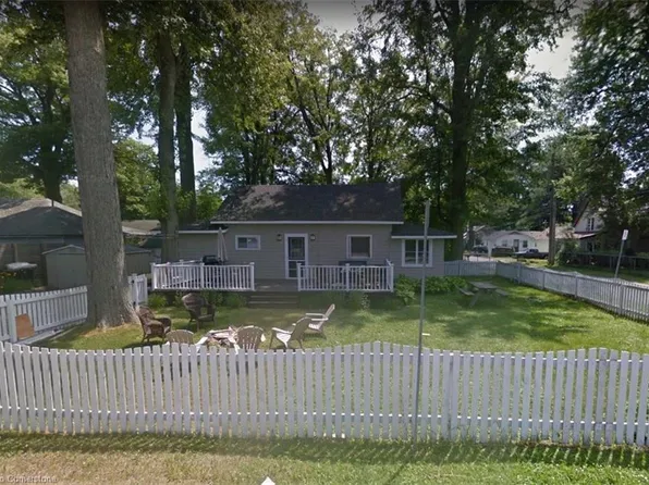 376 Elmwood Ave, Fort Erie, ON L0S 1B0