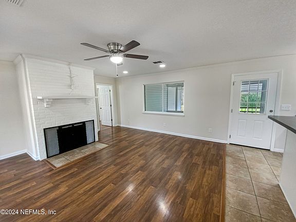 3rd image of 9849 S LINCOLN Avenue