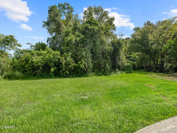 1082 Yaupon St, Daytona Beach, FL 32117