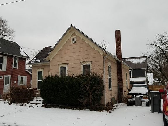 2nd image of 108 W Douglas St