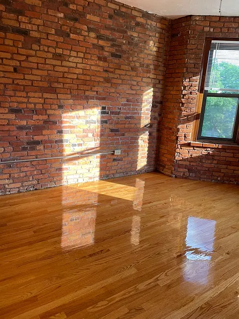 3 bed, 800 sqft, $3,700 — Photo 2