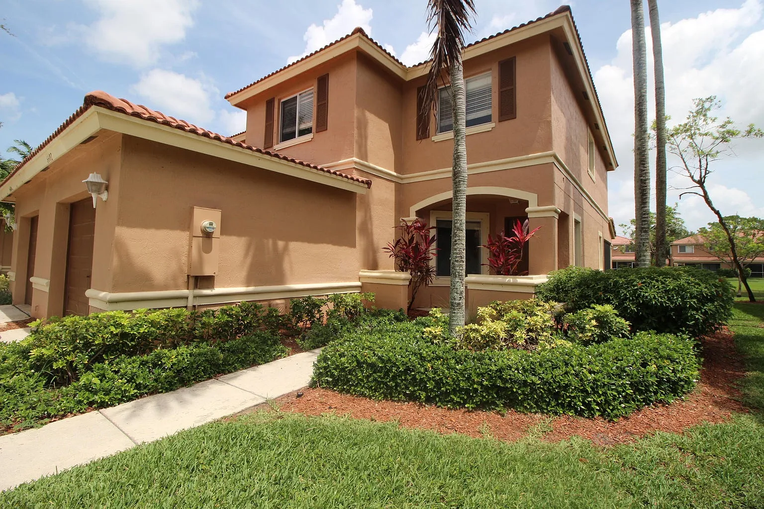 3 bed, 1645 sqft, $2,400 — Photo 4