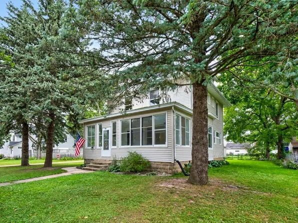 706 N Broadway Ave, Le Roy, MN 55951