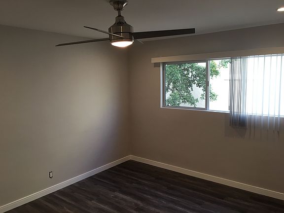 5th image of 345 S Doheny Dr APT 105