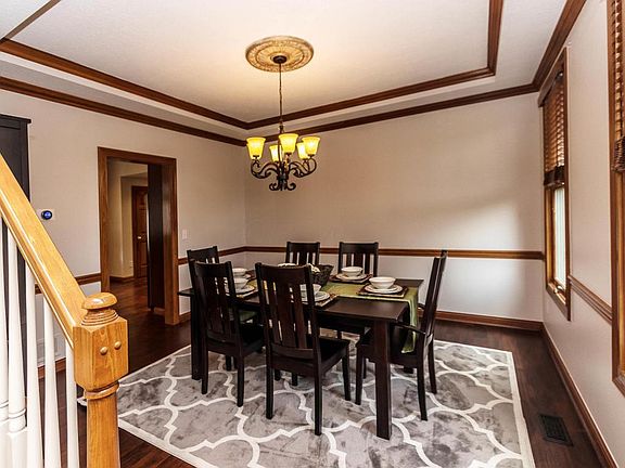 5th image of 5876 Medallion Dr W