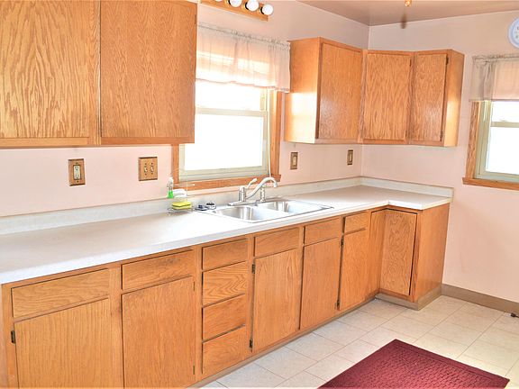 3rd image of 2925 Gillen St