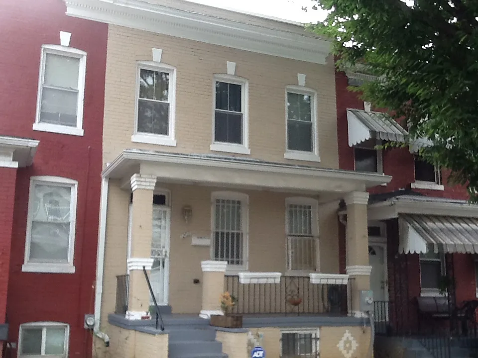 1207 Orren St NE photo 1