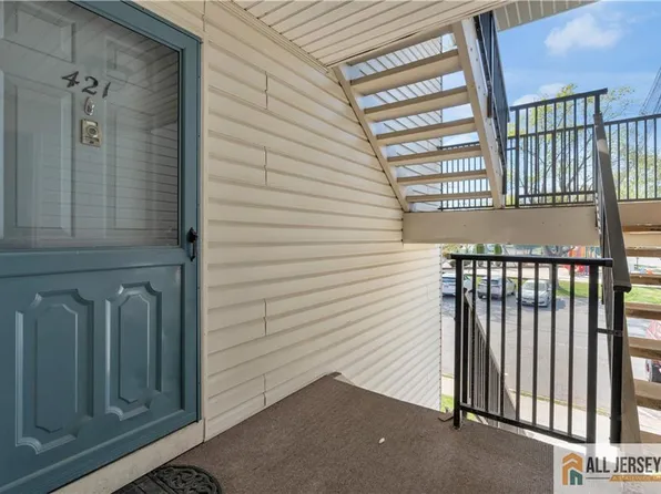 421 Lancaster Ct, Piscataway, NJ 08854