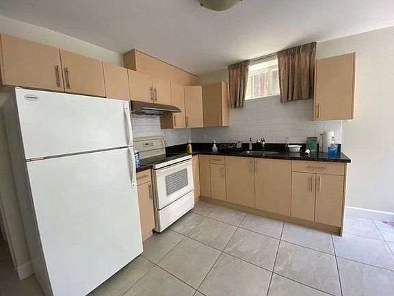 3rd image of 31XX E 53rd Ave