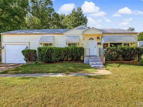10327 Ashbrook Dr, Saint Louis, MO 63137
