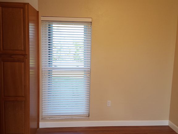 dinning area off  living rm