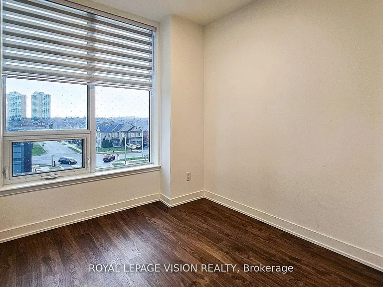 5105 Hurontario St #426 — Photo 14