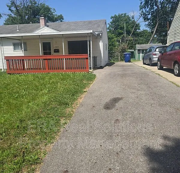 1265 Elderwood Ave — Photo 3
