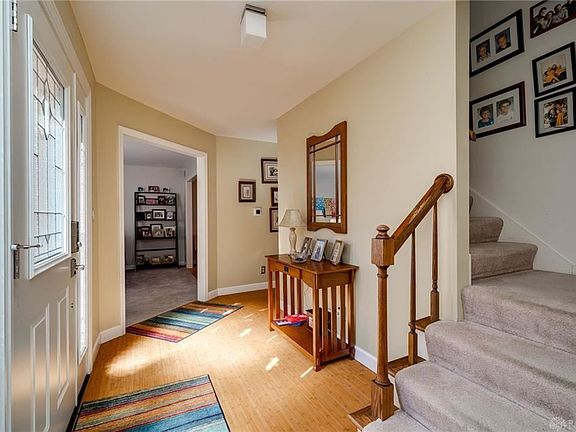5th image of 15 Nicholson Ct